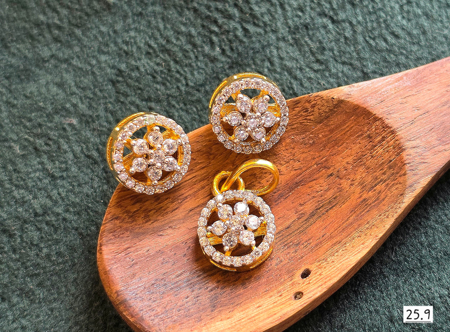 SST 280 | CHARMING CIRCLE PENDANT AND EARRINGS