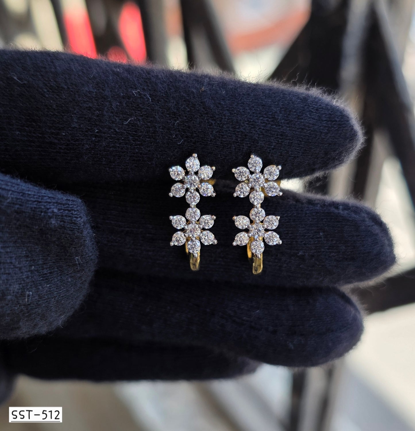 SST 512 | FLOWER STUDED EARRINGS