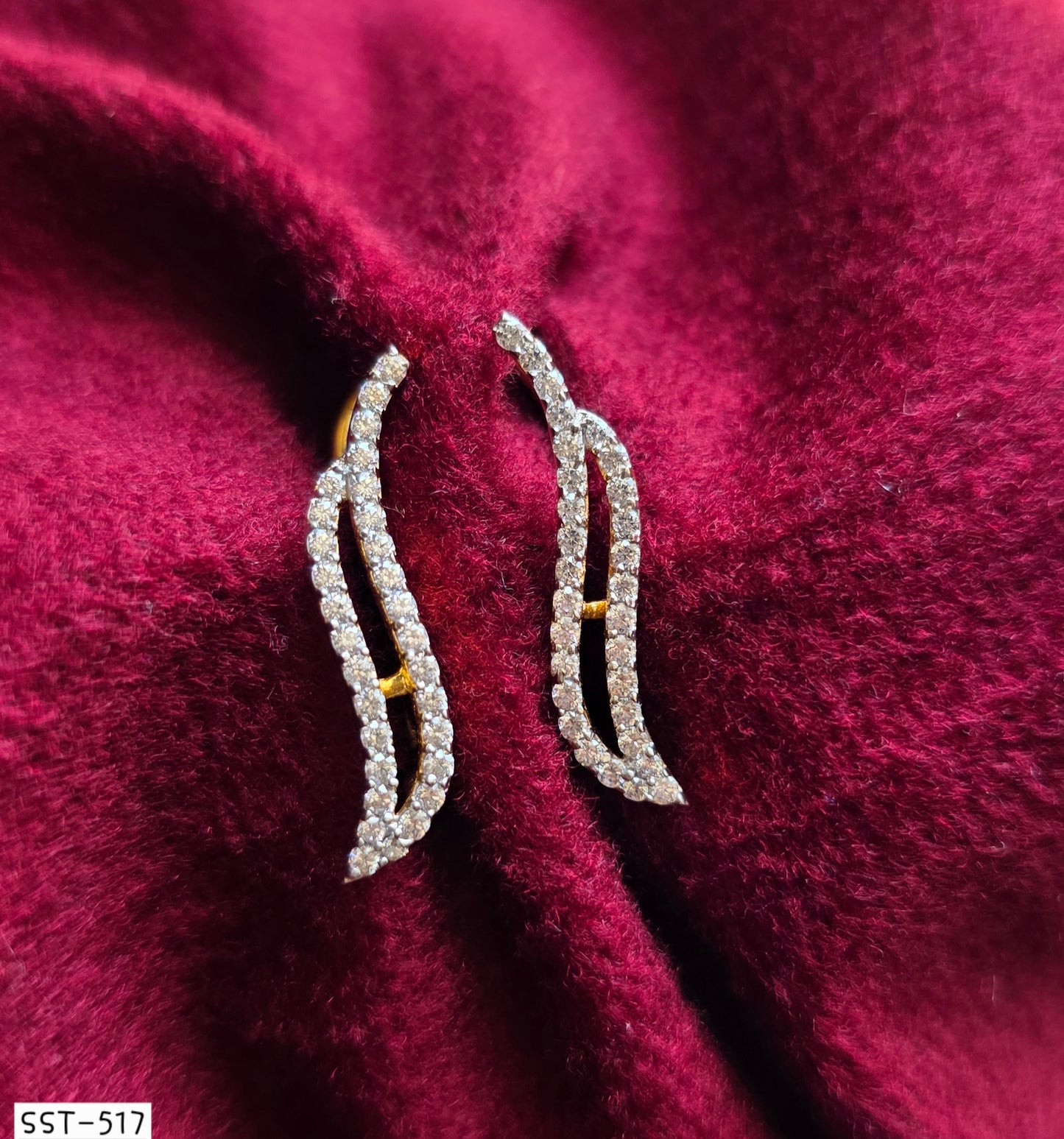 SST 517 | WAVY SPARKLE EARRINGS