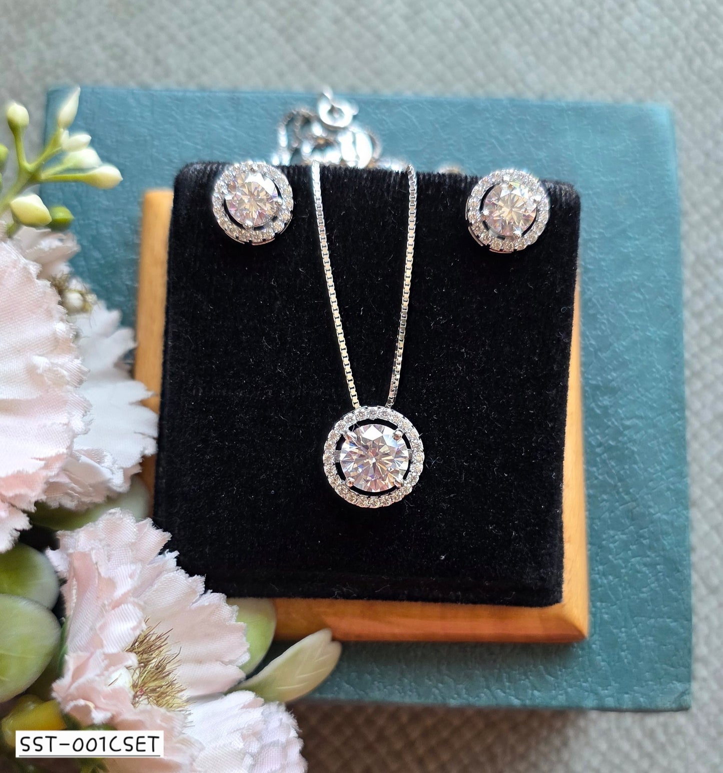 SST 001C SET | SPARKLING ELEGANCE PENDANT CHAIN AND EARRINGS SET
