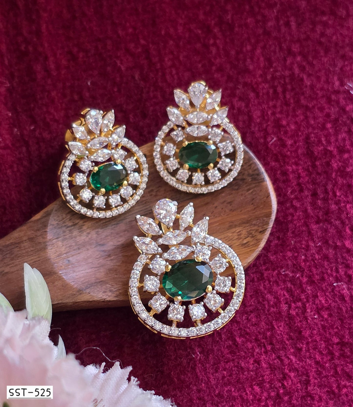 SST 525 | EMERALD HARMONY PENDANT AND EARRING SET