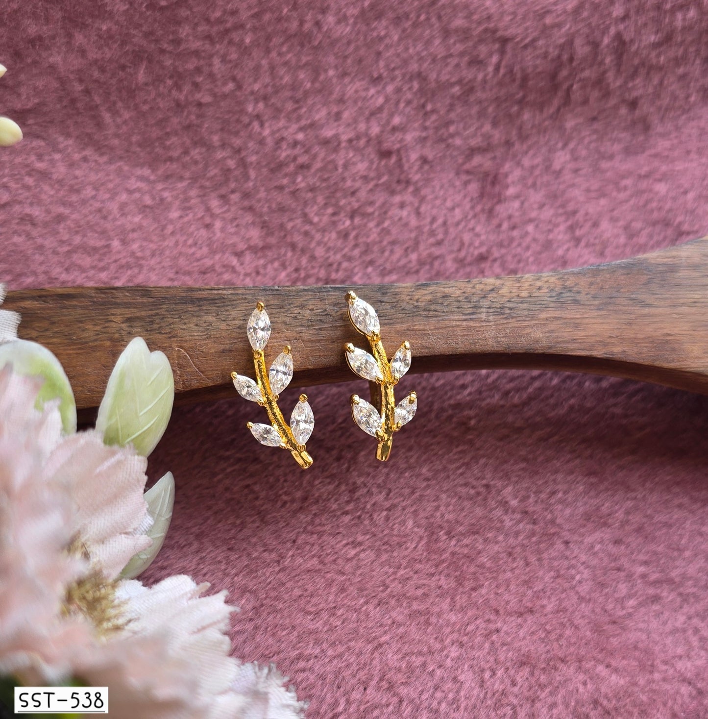 SST 538 | LEAFY EARCUFF EARRINGS