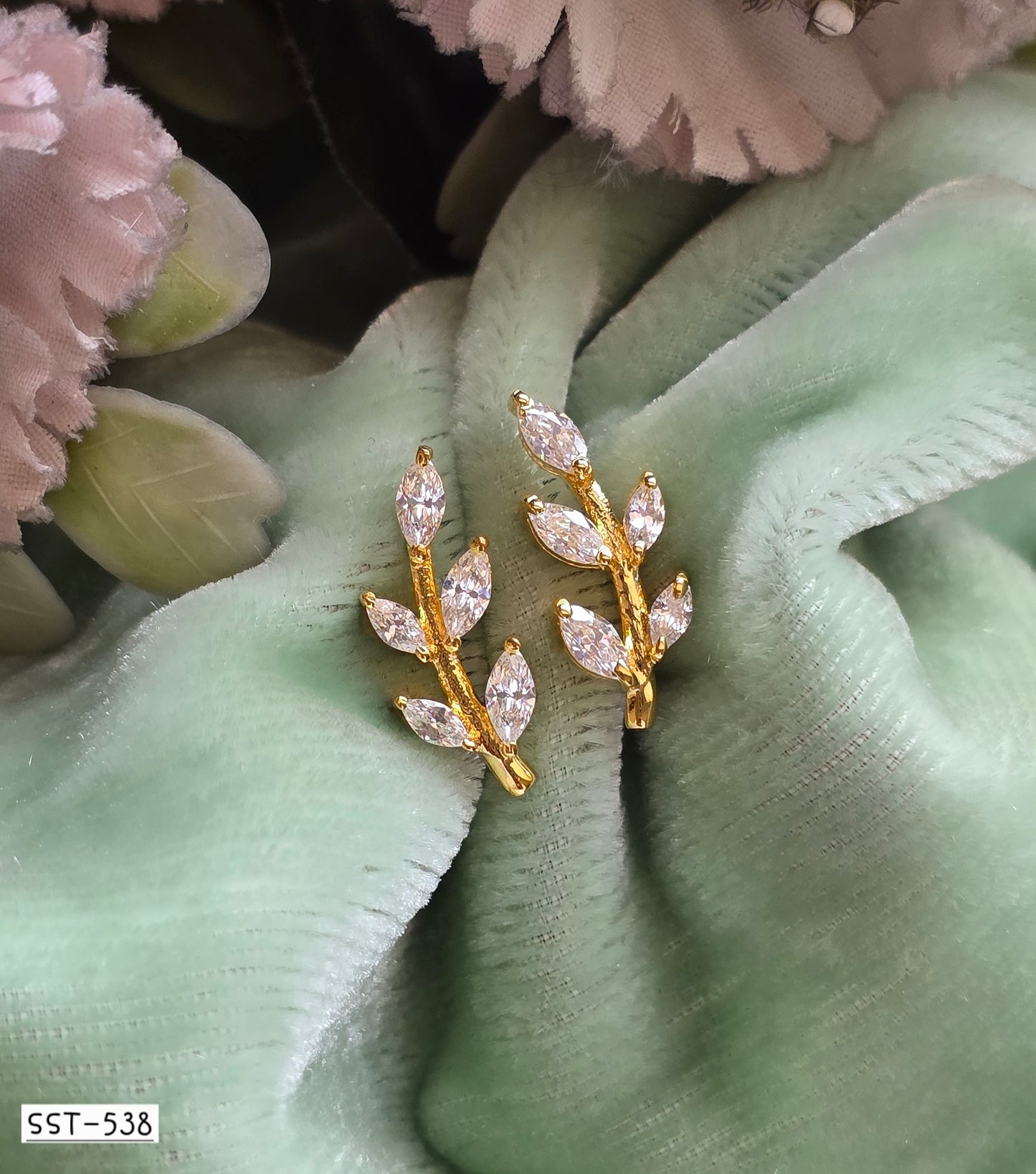 SST 538 | LEAFY EARCUFF EARRINGS