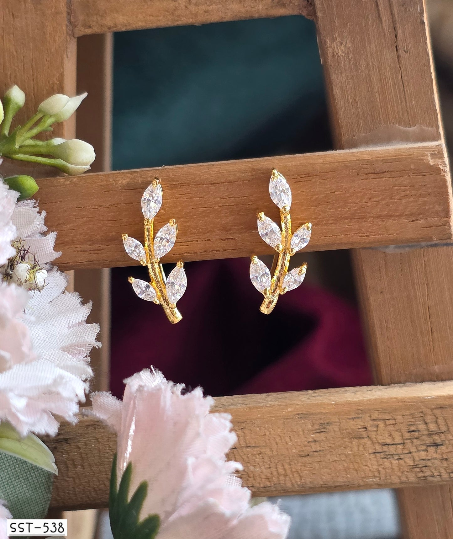 SST 538 | LEAFY EARCUFF EARRINGS