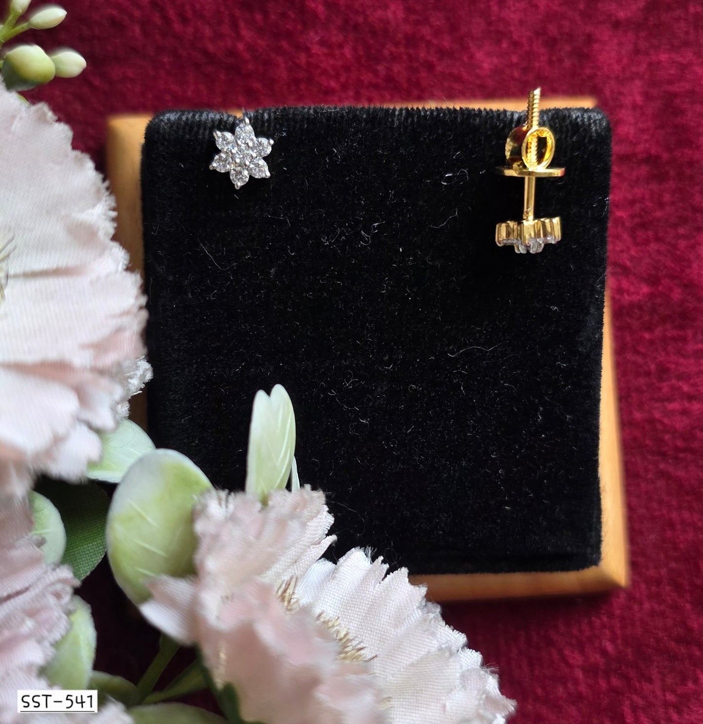 SST 541 | DAZZLING FLORAL EARRINGS