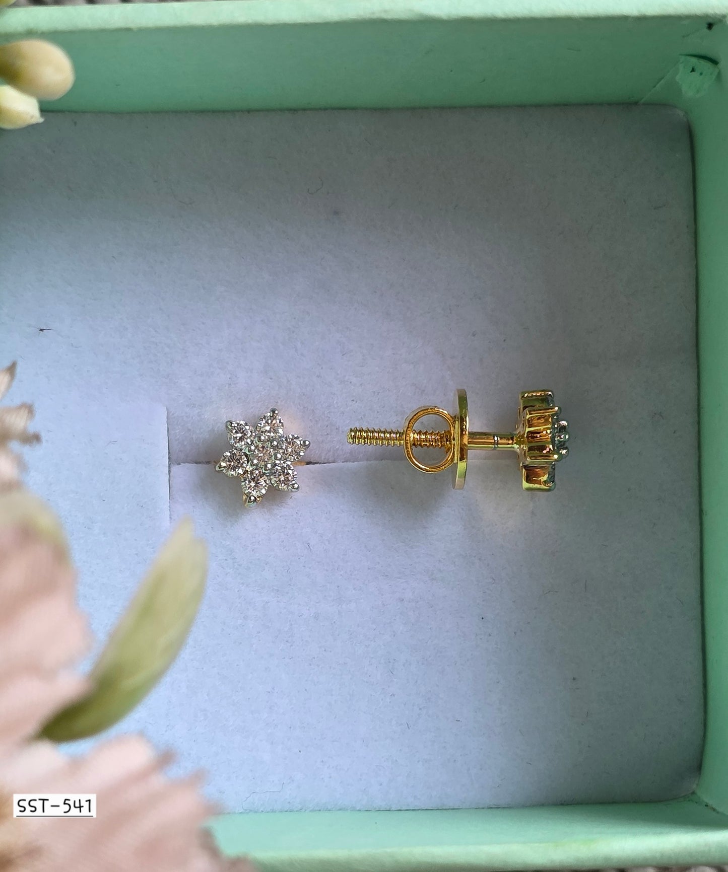 SST 541 | DAZZLING FLORAL EARRINGS