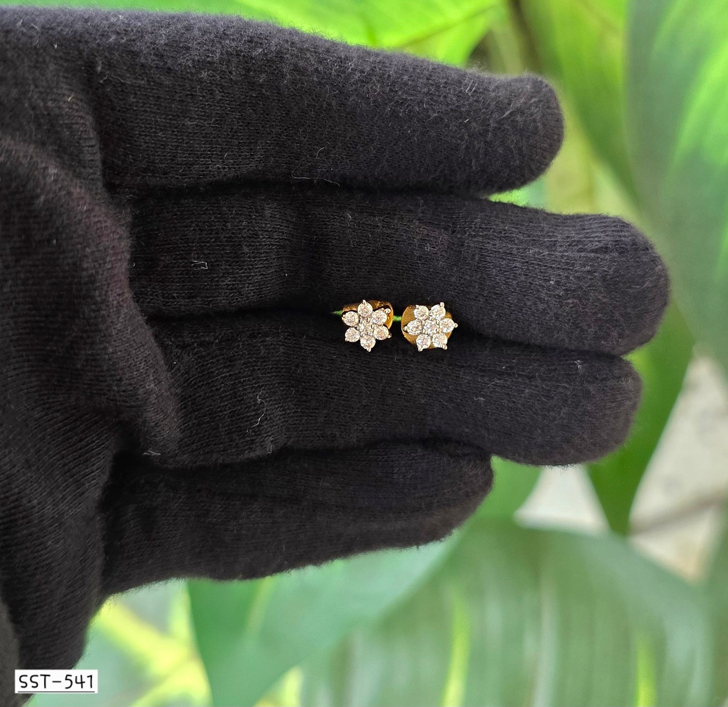 SST 541 | DAZZLING FLORAL EARRINGS