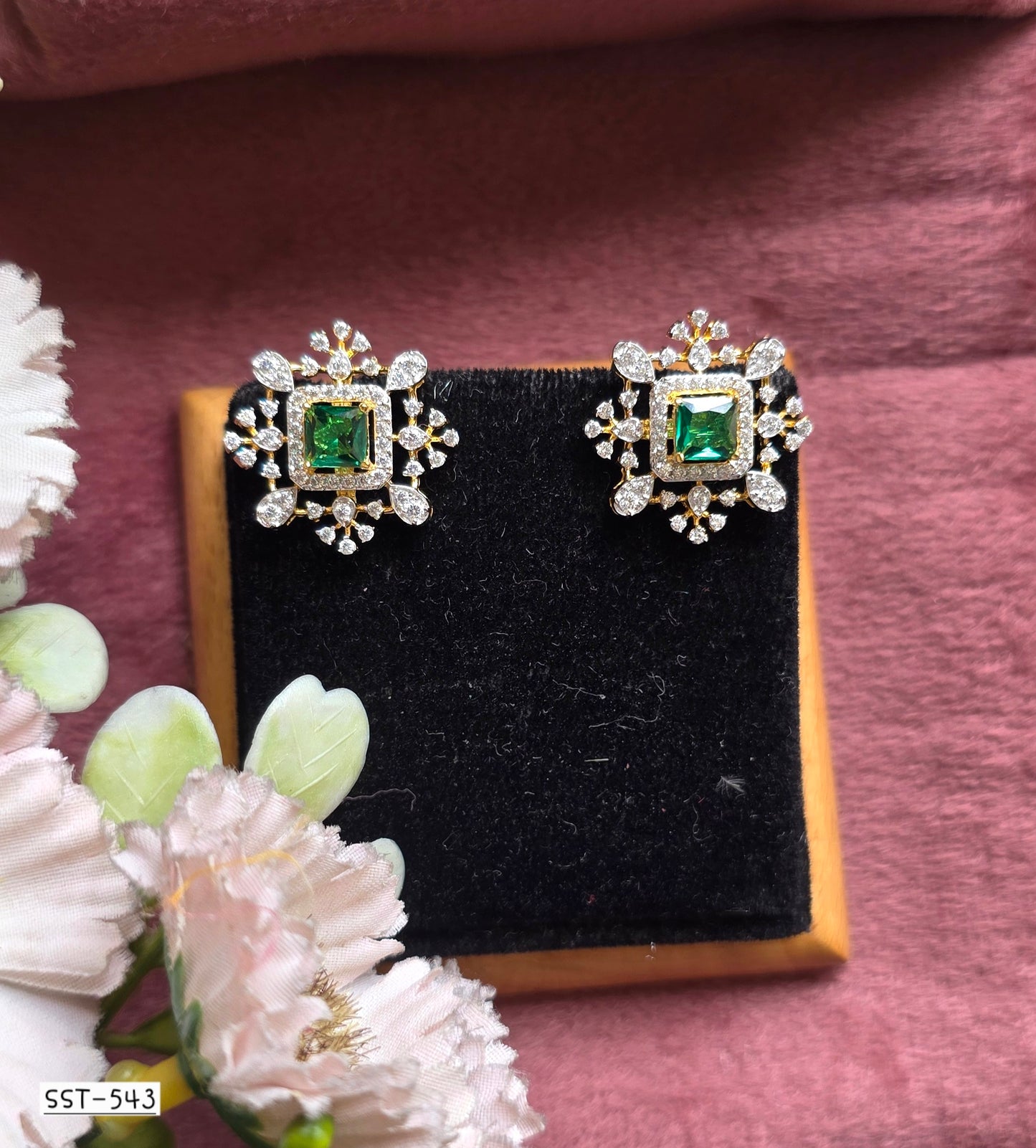 SST 543 | EMERALD SPLENDOR EARRINGS