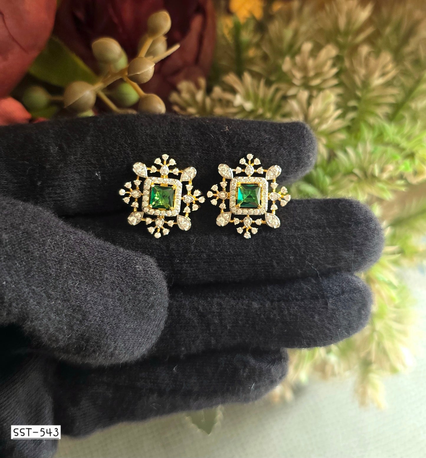 SST 543 | EMERALD SPLENDOR EARRINGS