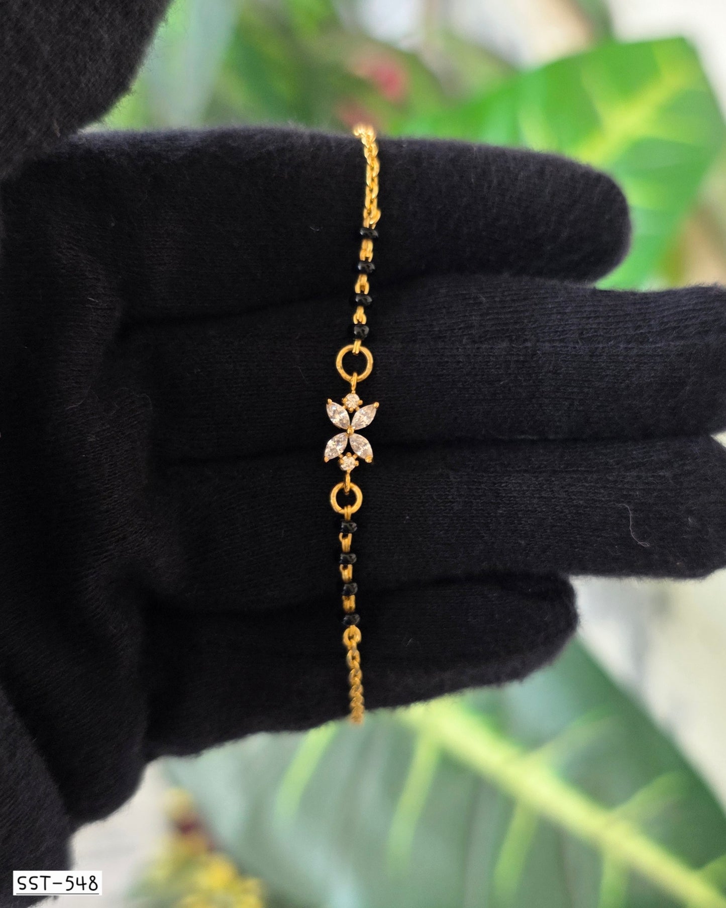 SST 548 | DELICATE FLORAL CHARM HAND MANGALSUTRA