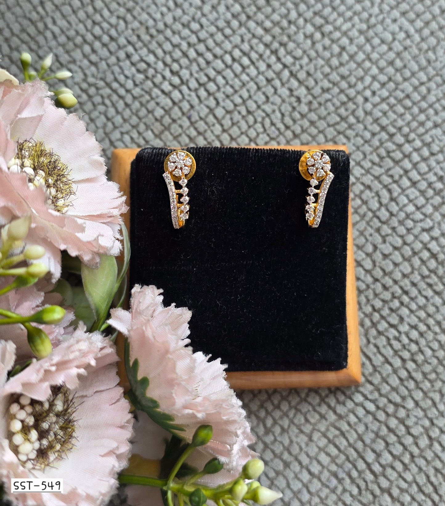 SST 549 | EXQUISITE BALI DIAMOND EARRINGS