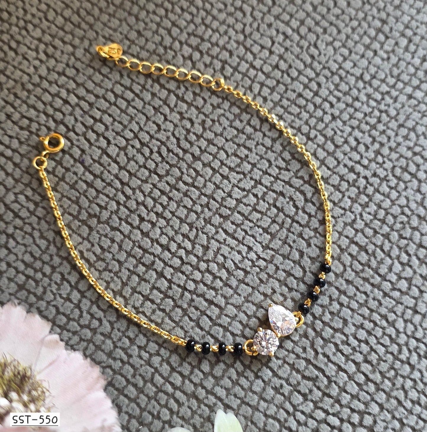 SST 550 | EXQUISITE PEAR GEM HAND MANGALSUTRA