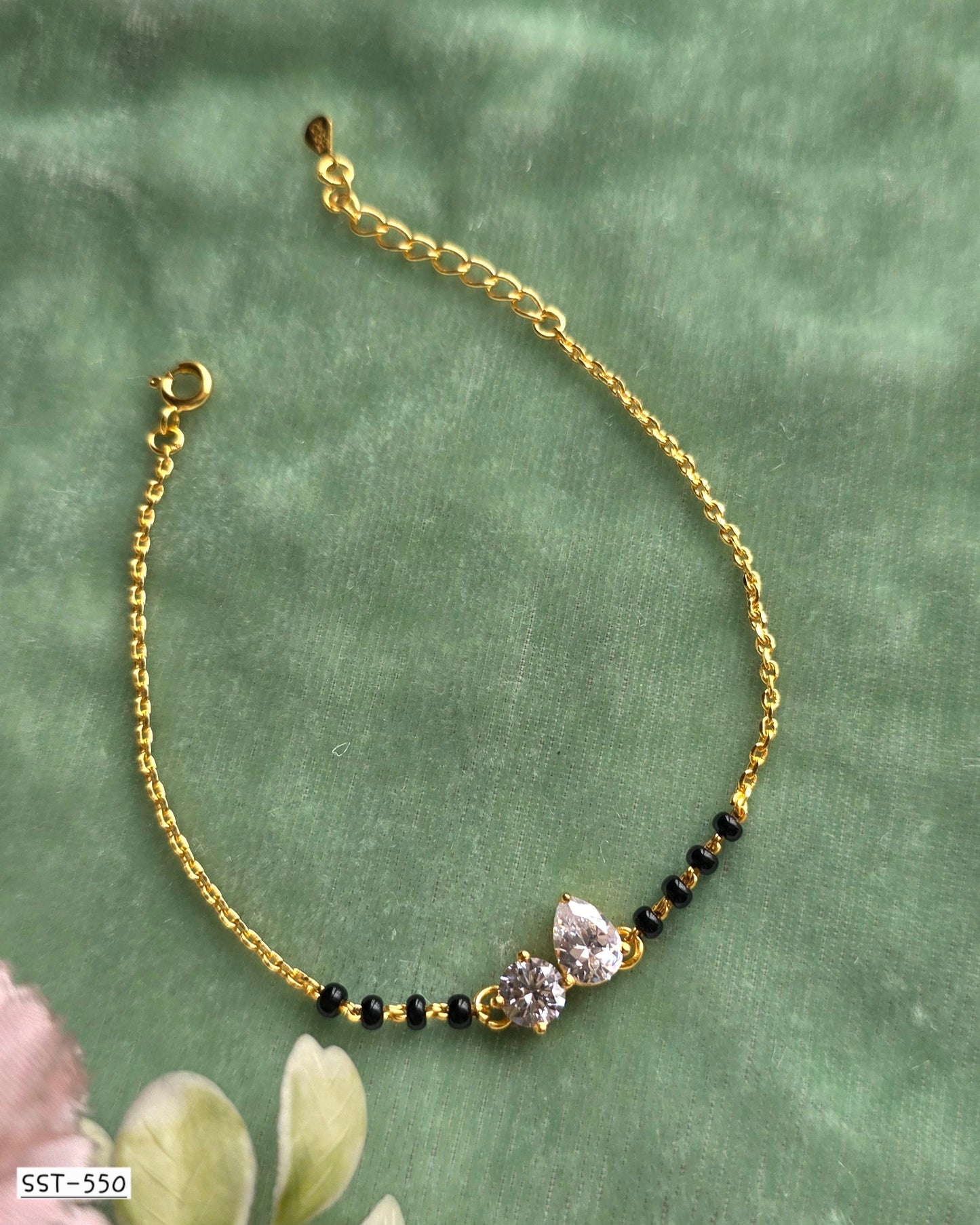 SST 550 | EXQUISITE PEAR GEM HAND MANGALSUTRA