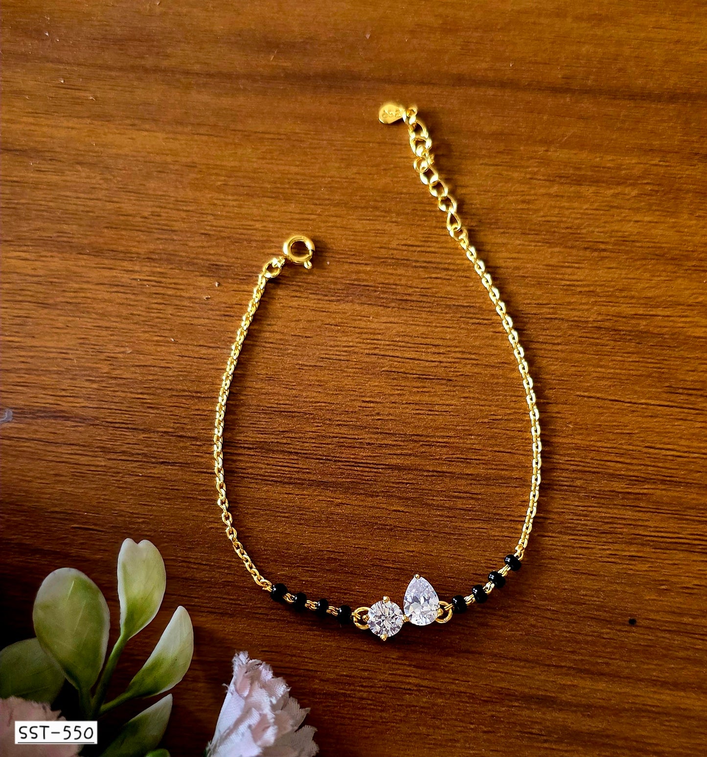 SST 550 | EXQUISITE PEAR GEM HAND MANGALSUTRA