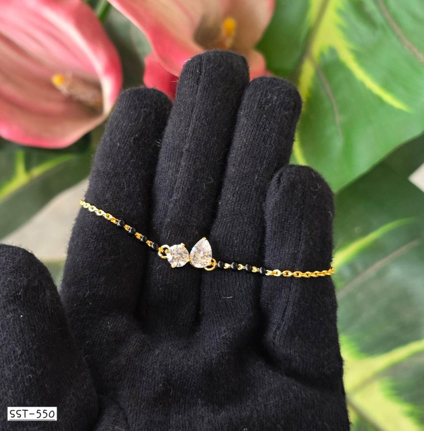 SST 550 | EXQUISITE PEAR GEM HAND MANGALSUTRA