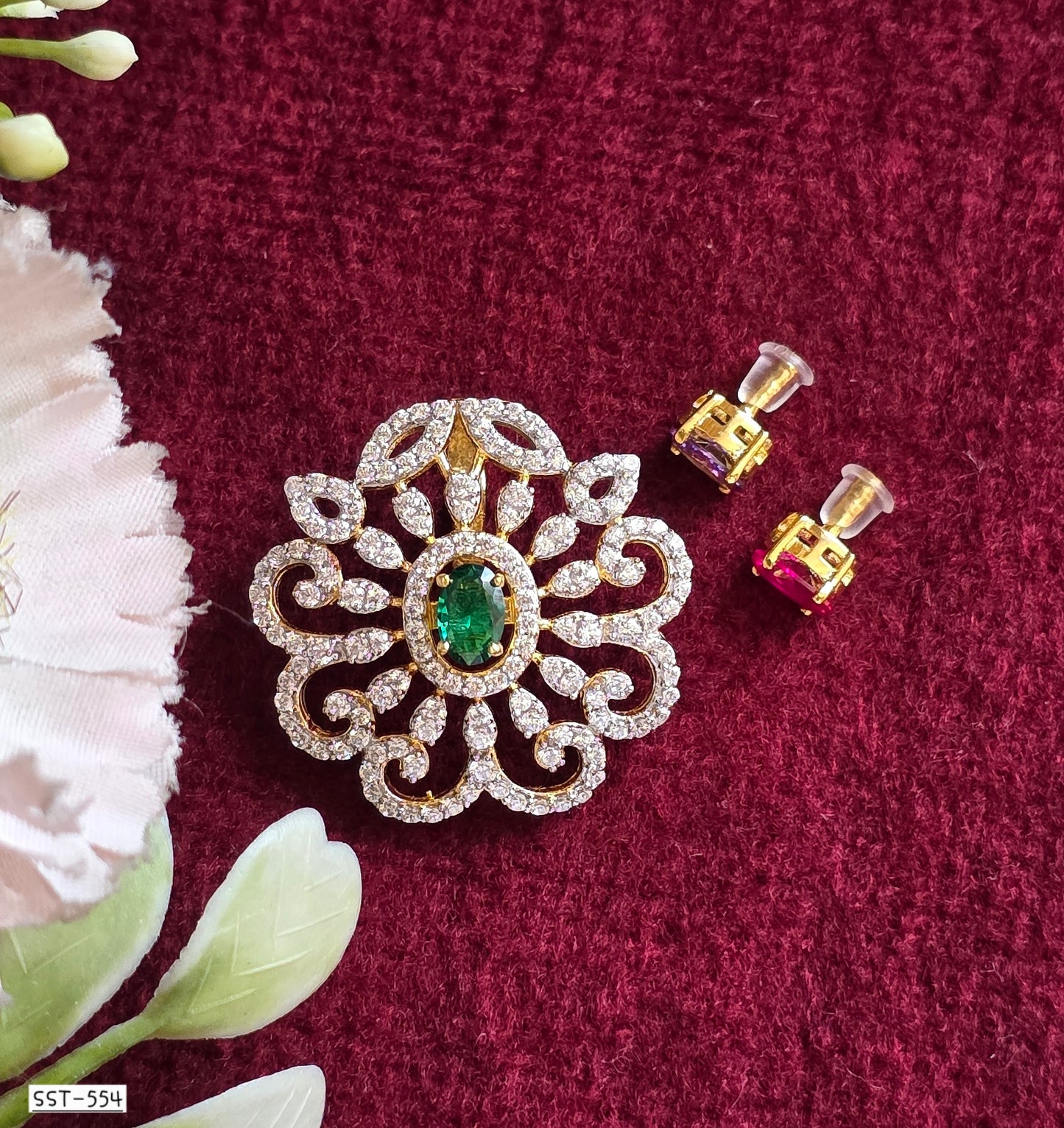 SST 554 |EMERALD FLORAL PENDANT