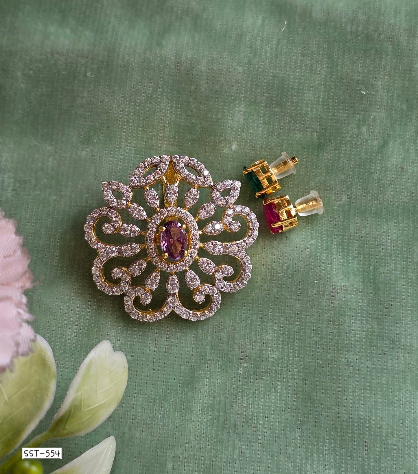 SST 554 |EMERALD FLORAL PENDANT