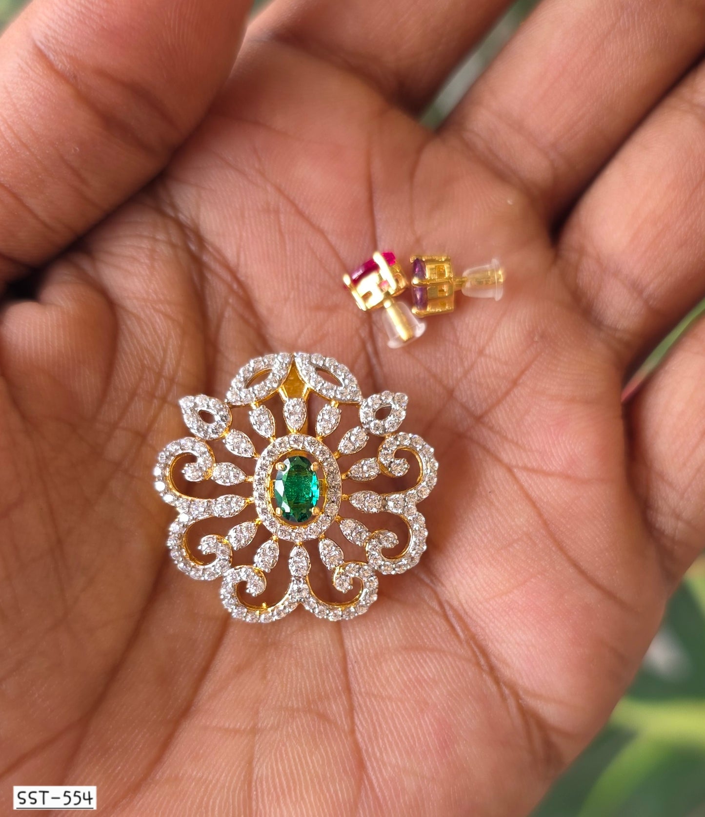 SST 554 |EMERALD FLORAL PENDANT