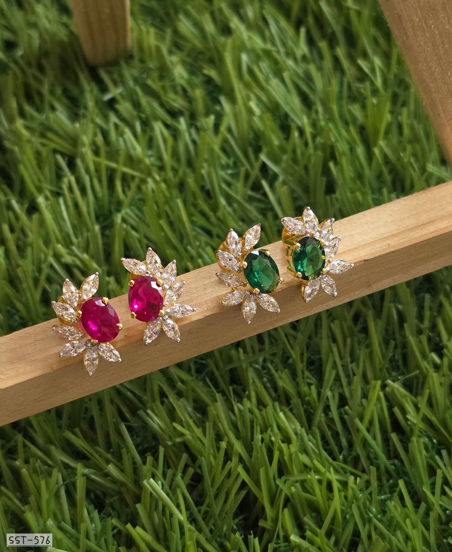 SST 576 | RADIANT BLOOM STATEMENT STUD EARRINGS