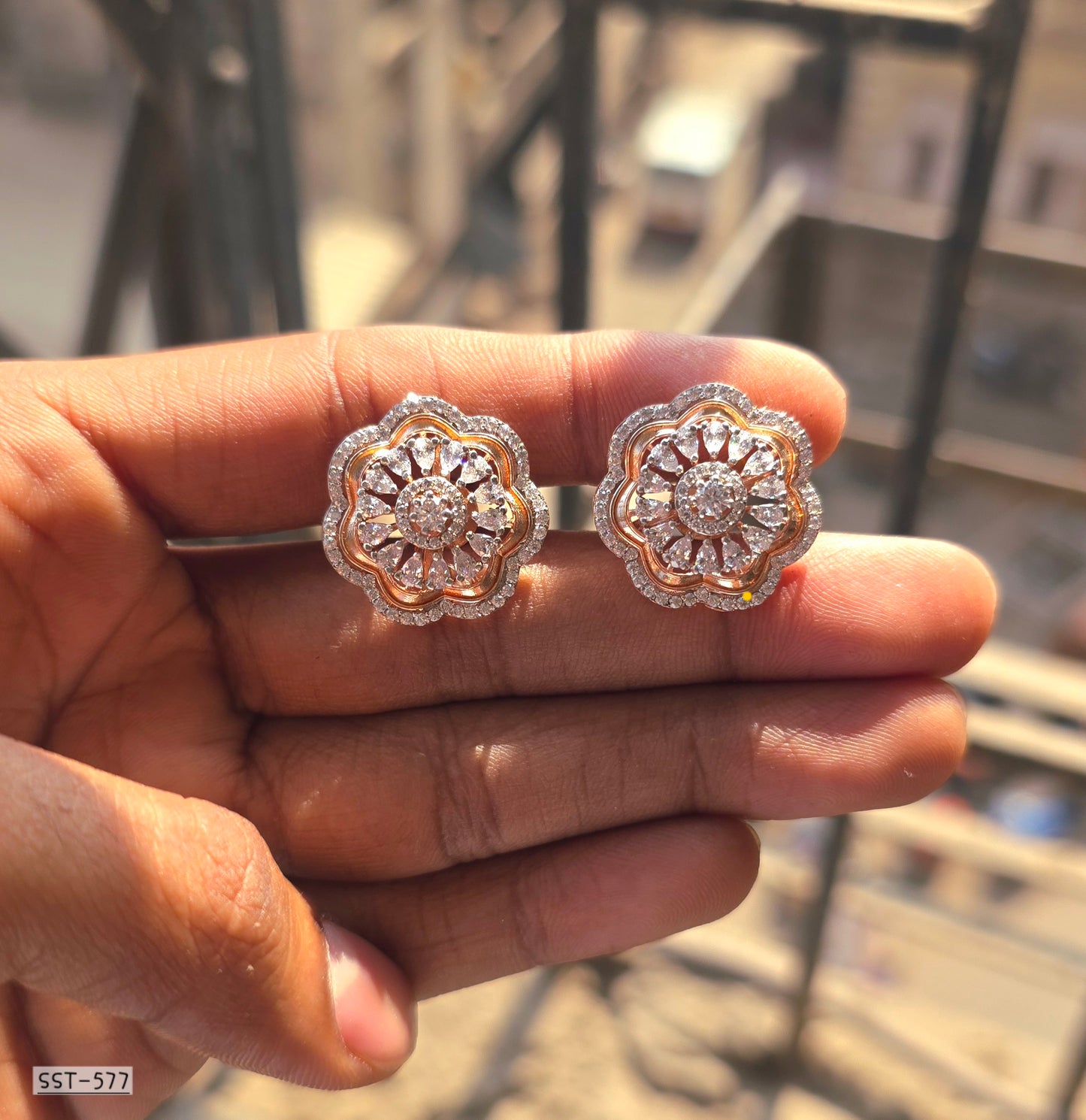 SST 577 | ROSE GOLD FLORAL EARRING