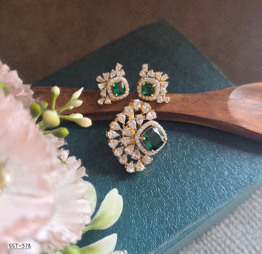 SST 578 | EMERALD GREEN STATEMENT JEWELRY SET WITH DIAMOND HALO