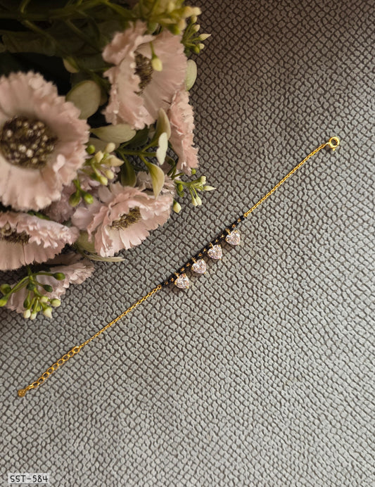 SST 584 | HEART CHARM HAND MANGALSUTRA