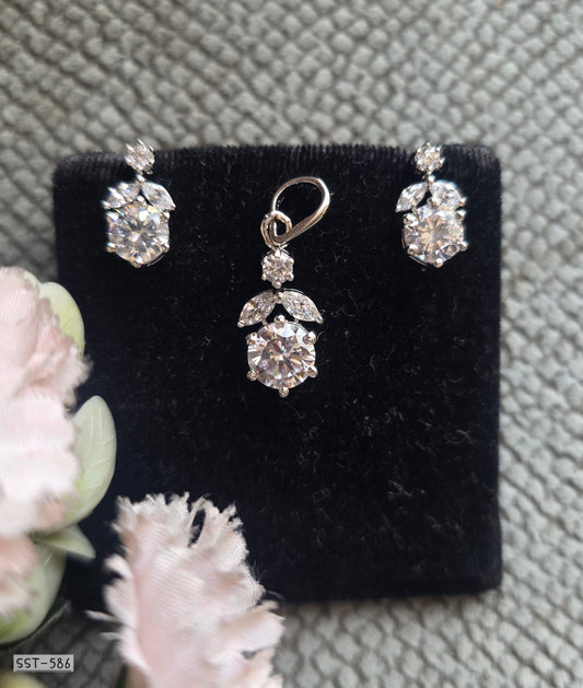 SST 586 | RADIANT CRYSTAL FLORAL PENDANT AND EARRING SET