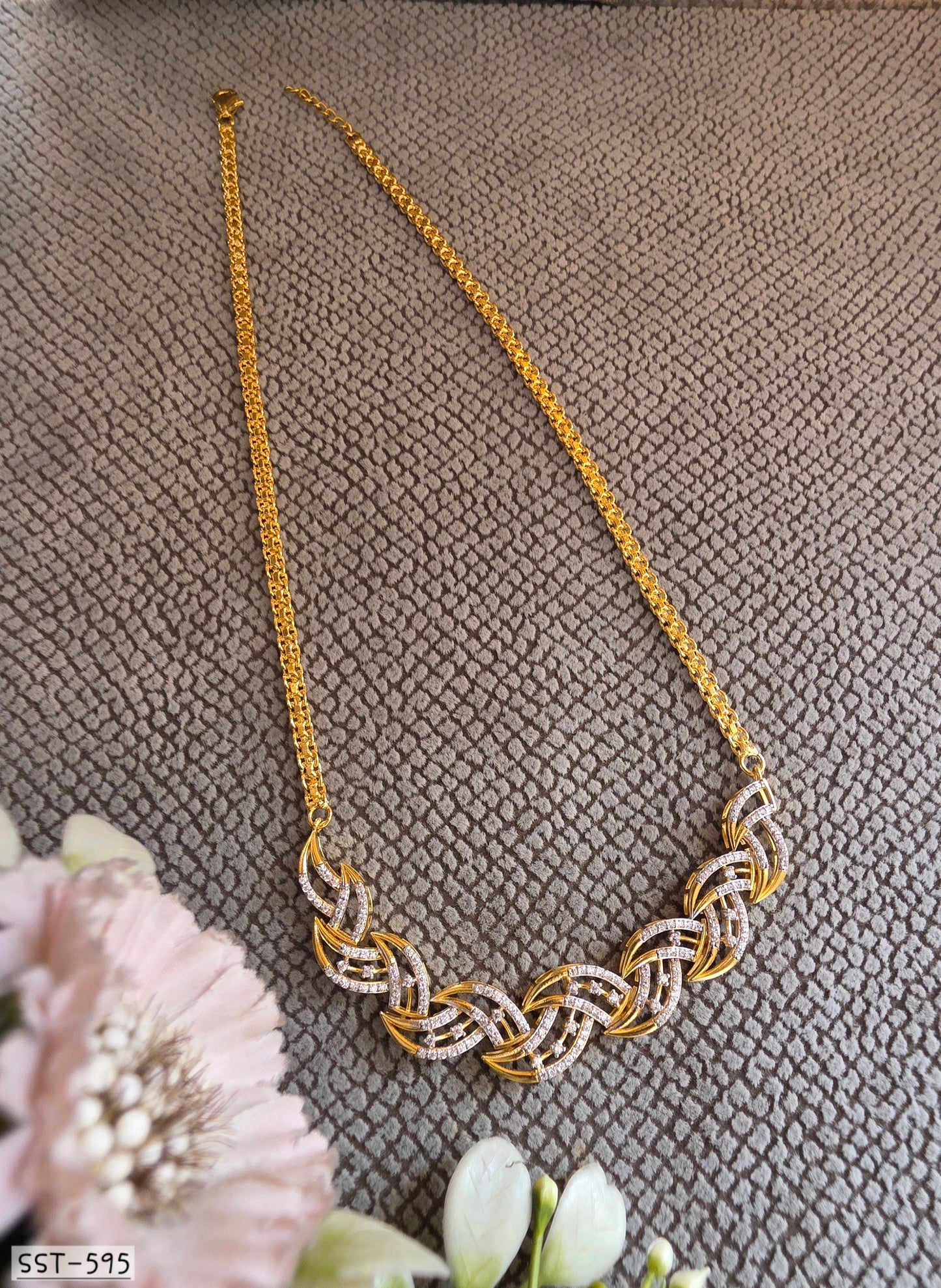 SST 595 | SEMI NECKLACE