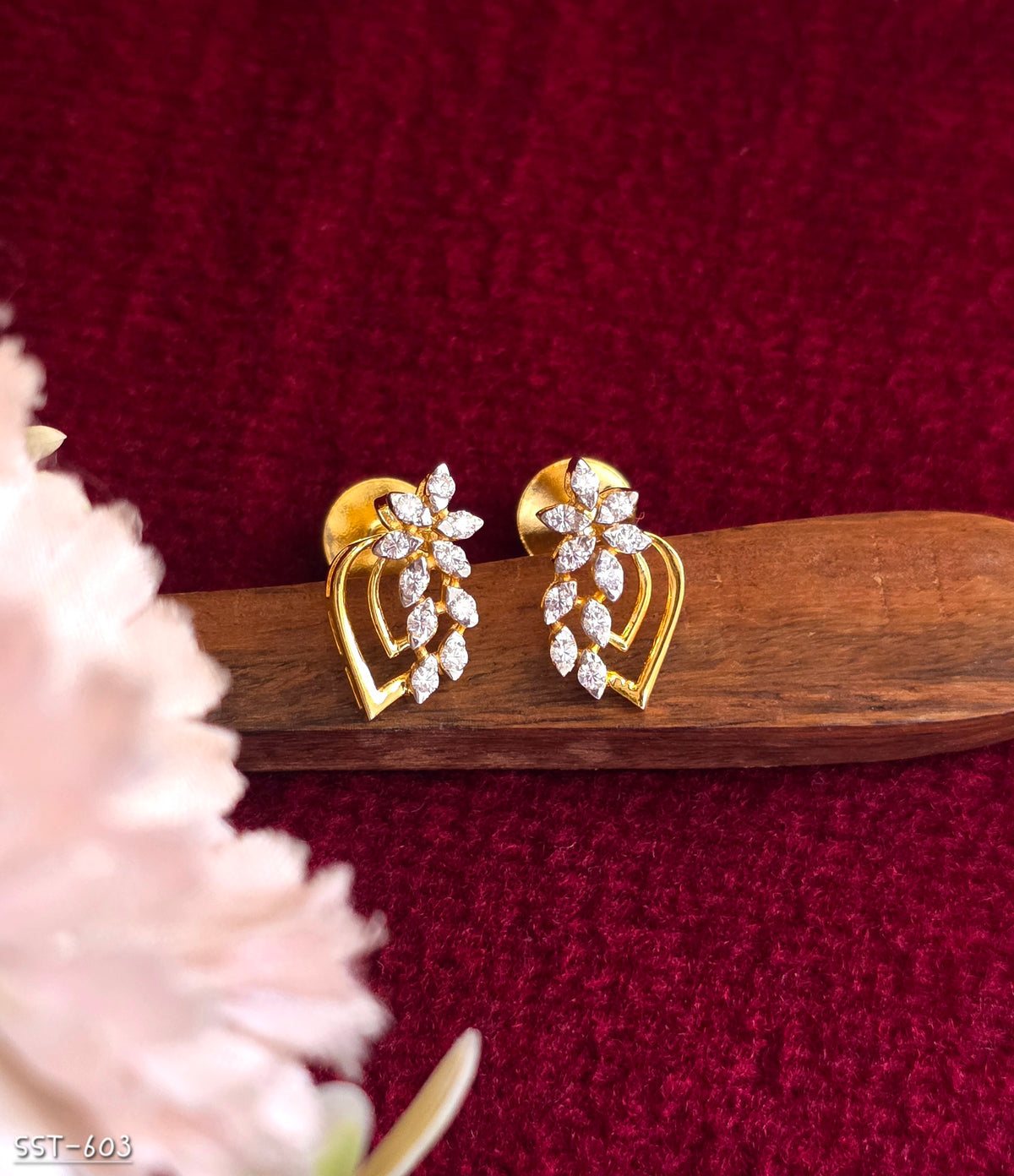SST 603 | RADIANT CRYSTAL FAN STATEMENT EARRINGS