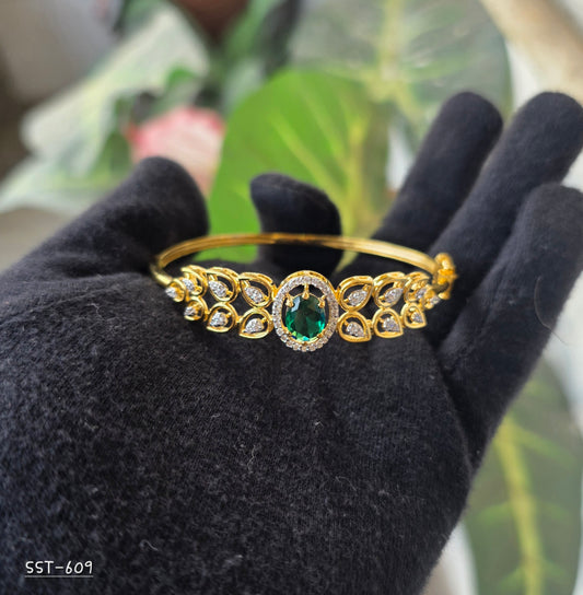 SST 609 | EMERALD HALO LEAF MOTIF STATEMENT BRACELET