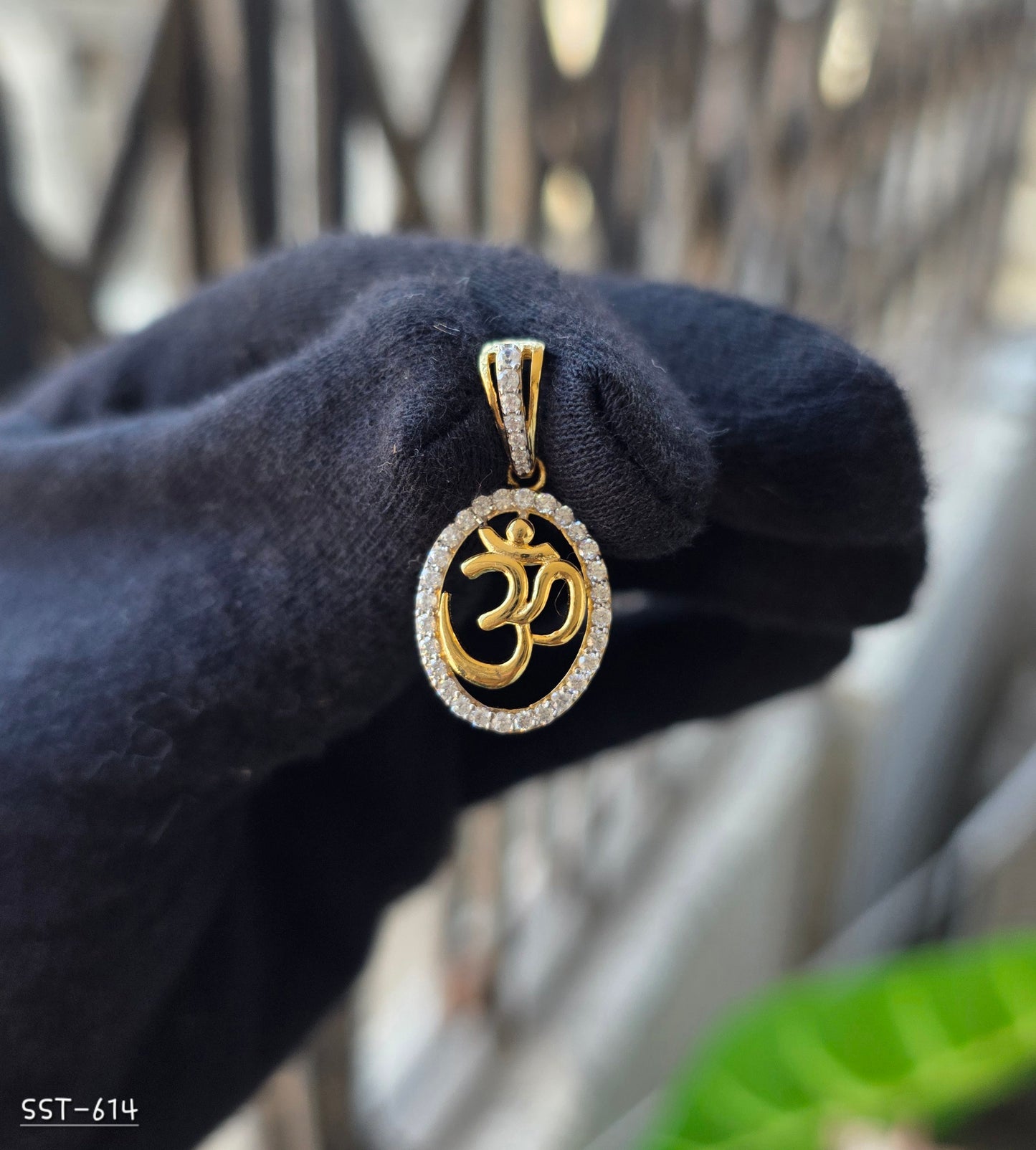 SST 614 | OM SYMBOL HALO PENDANT