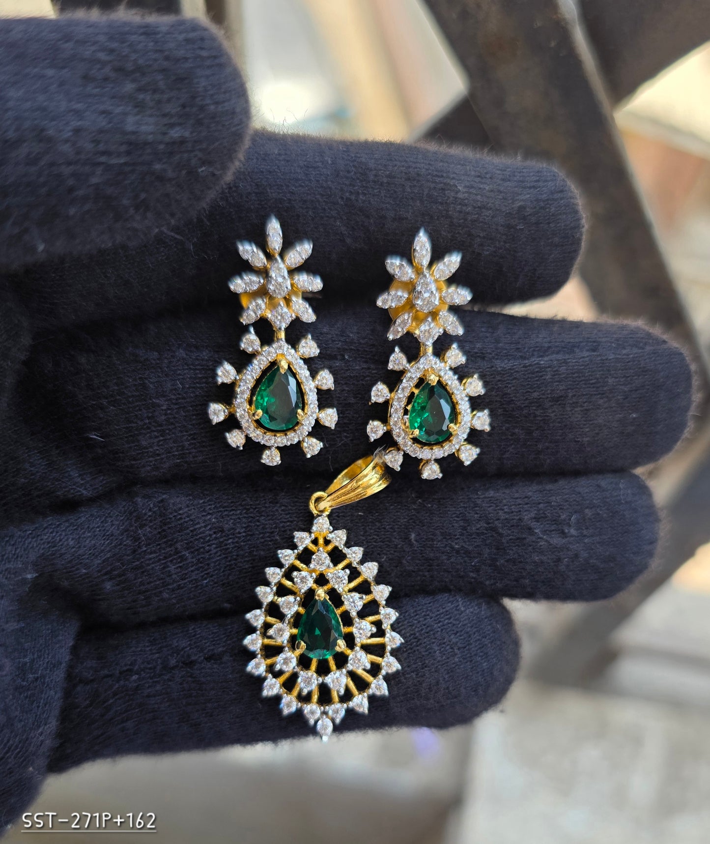SST 271 + 162 | PENDENT AND EARRINGS SET
