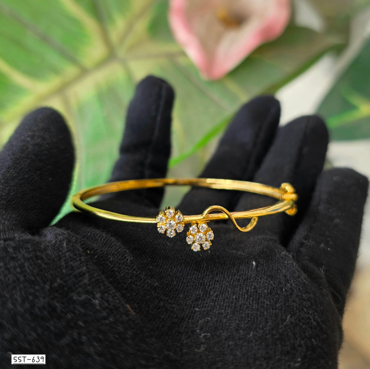 SST 639 | FLORAL DIAMOND BRACELET