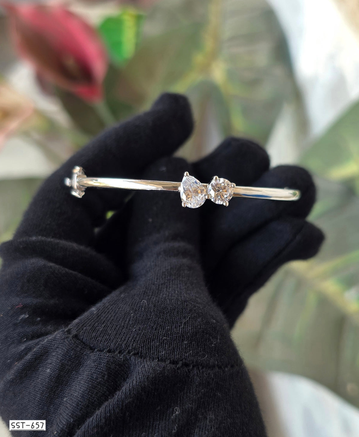 SST 657 | DUAL SPARKLE OPENABLE BRACELET