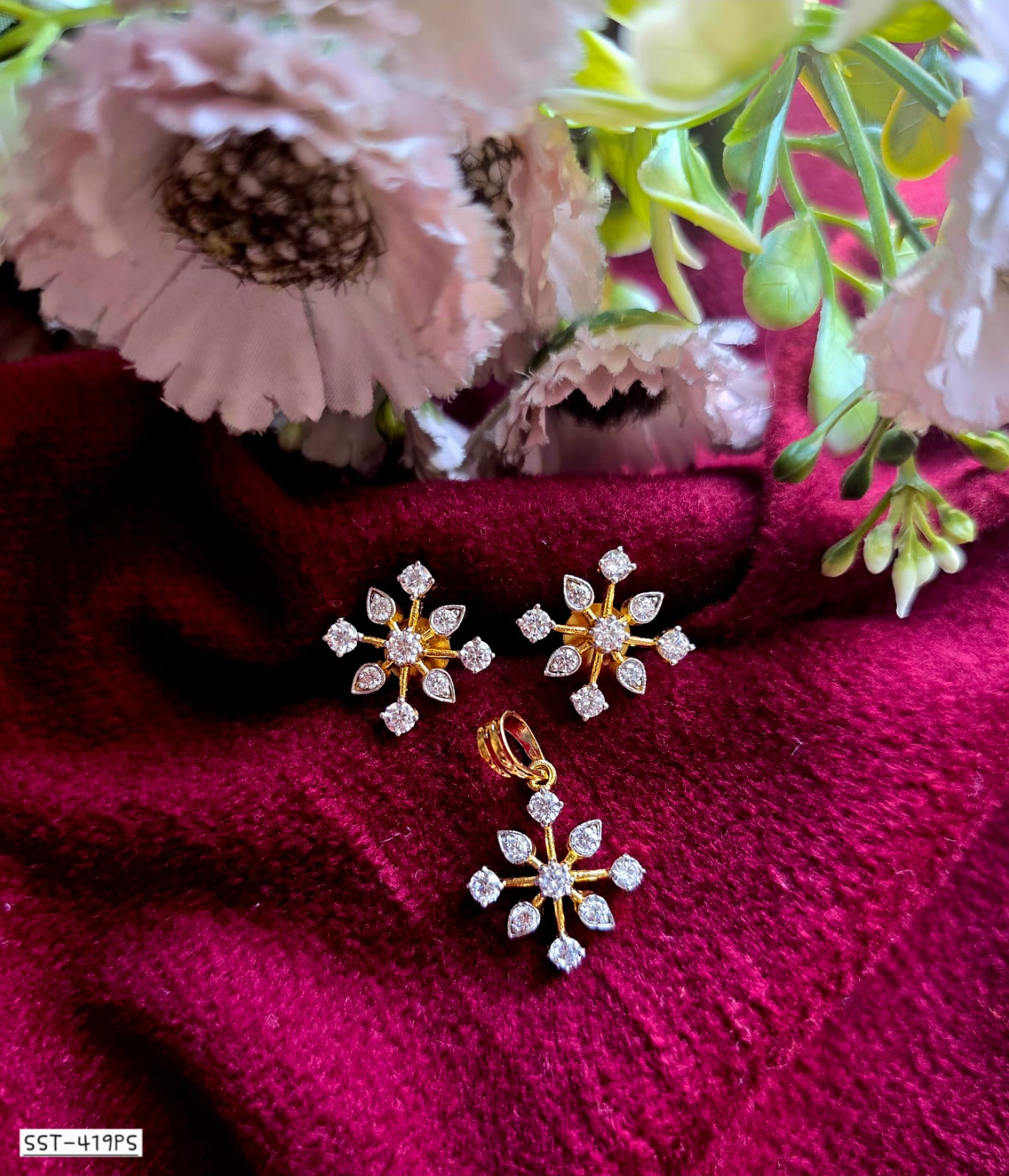 SST 419PS | FLOWER EARRINGS AND PENDENT SET