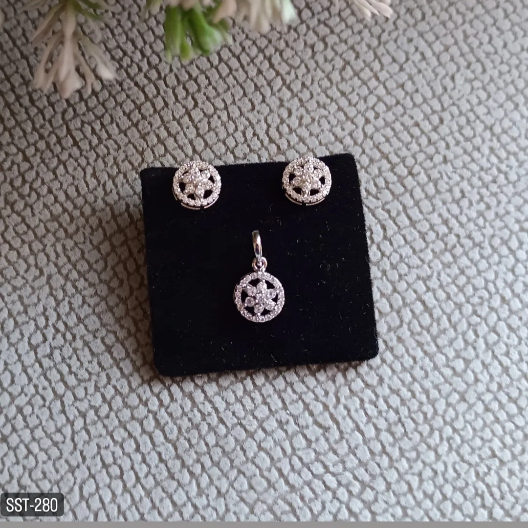 SST 280 | CHARMING CIRCLE PENDANT AND EARRINGS
