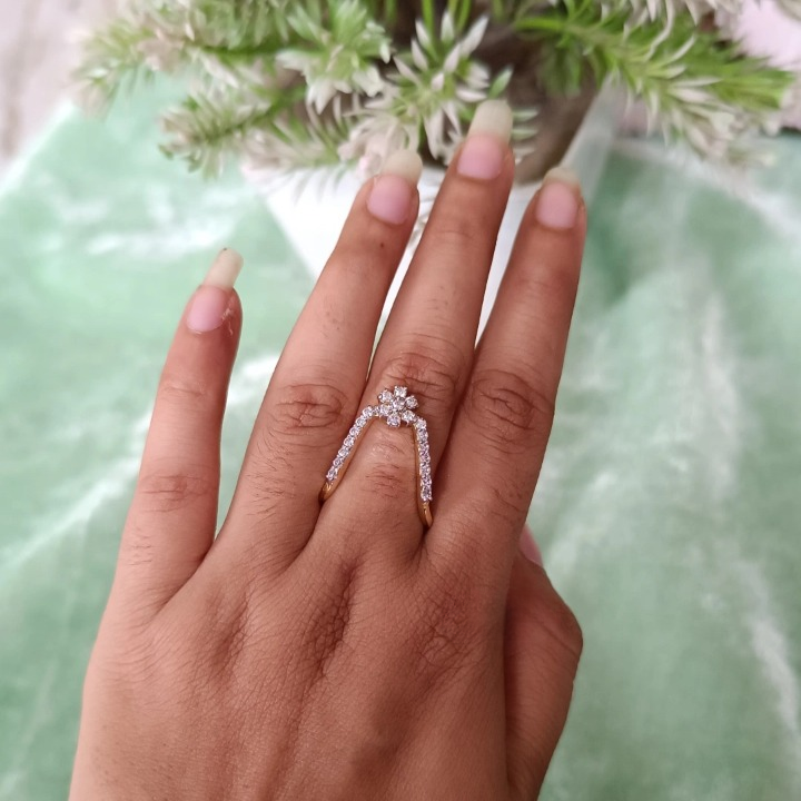 SST 140 | FLORAL ELEGANCE DIAMOND VANKI RING