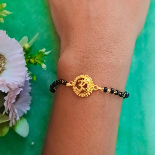 DIVINE OM SILVER BABY NAZARIYA BRACELET