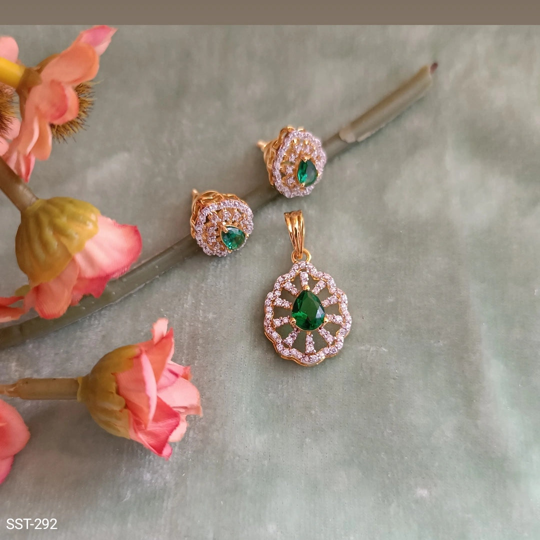 SST 292 | ELEGANT CRYSTAL PENDENT AND EARRINGS