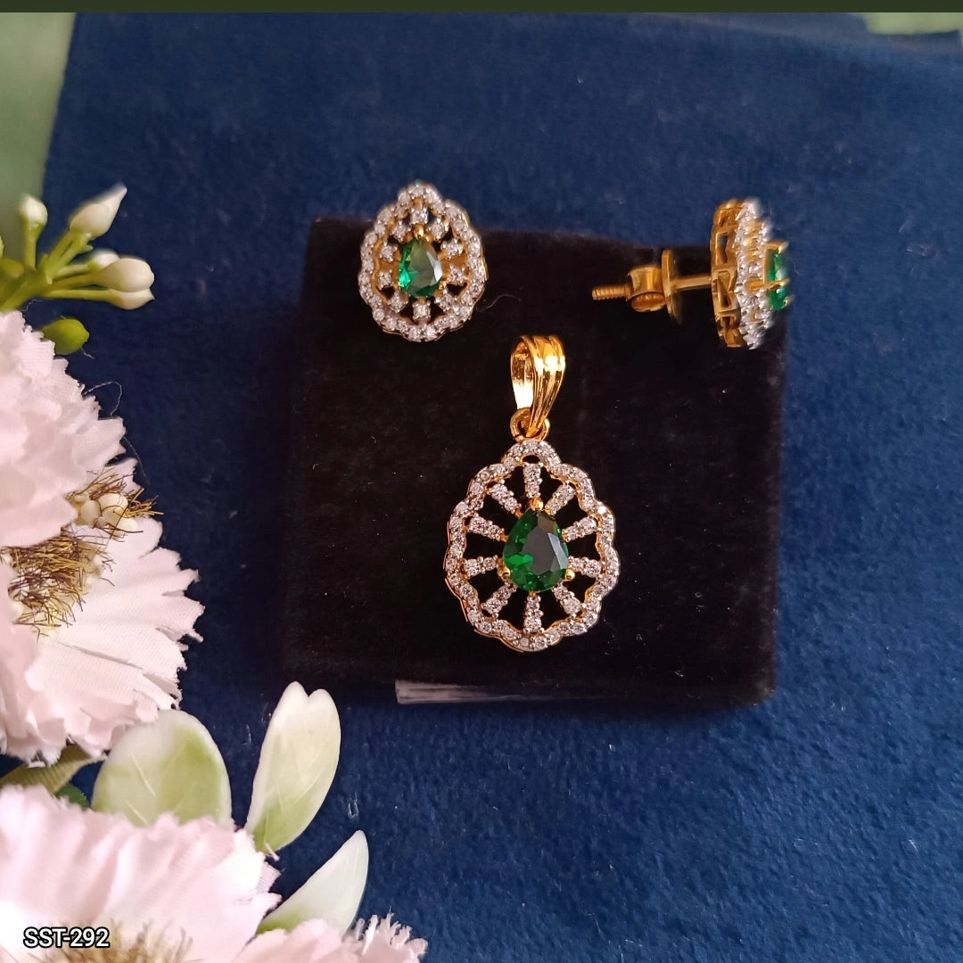 SST 292 | ELEGANT CRYSTAL PENDENT AND EARRINGS