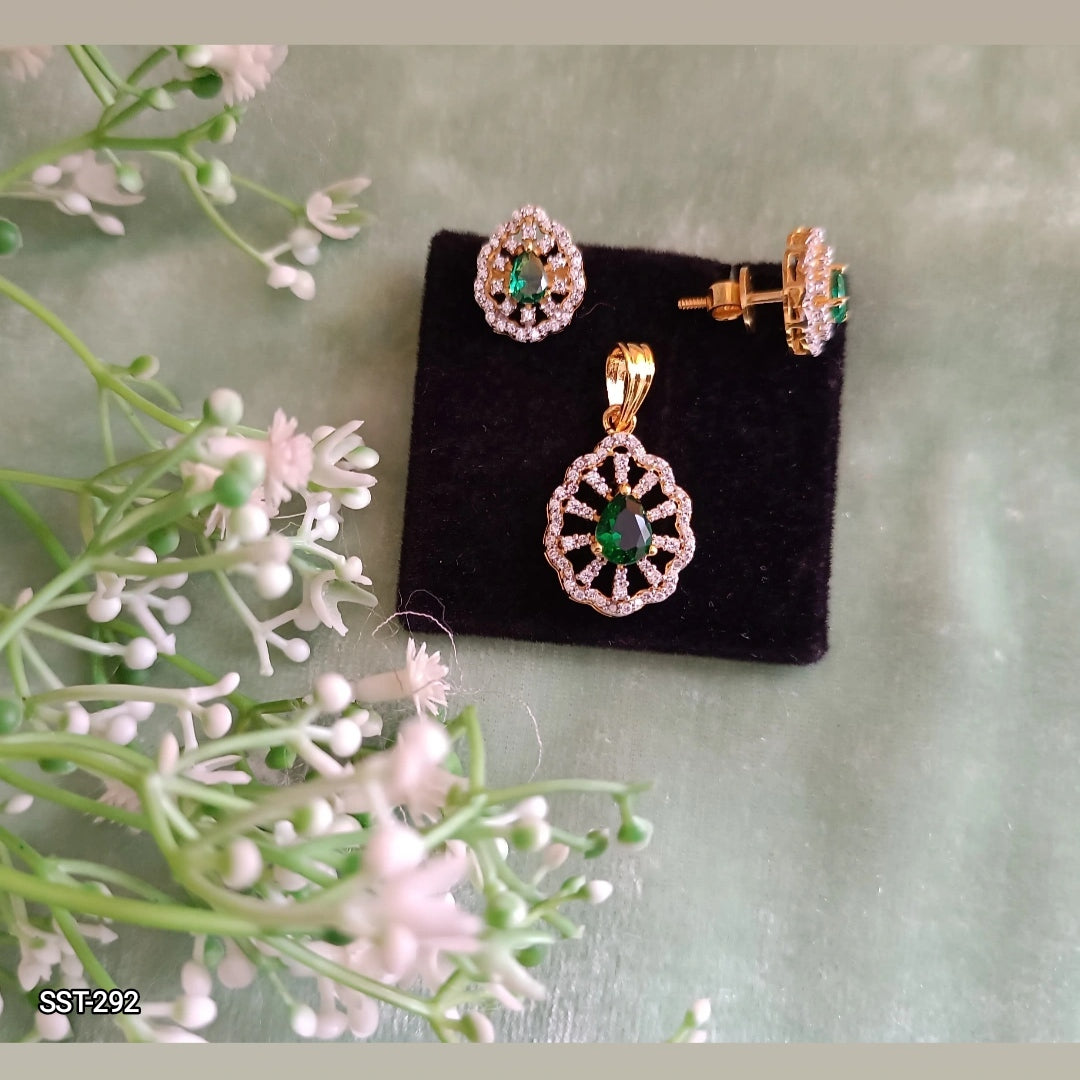 SST 292 | ELEGANT CRYSTAL PENDENT AND EARRINGS