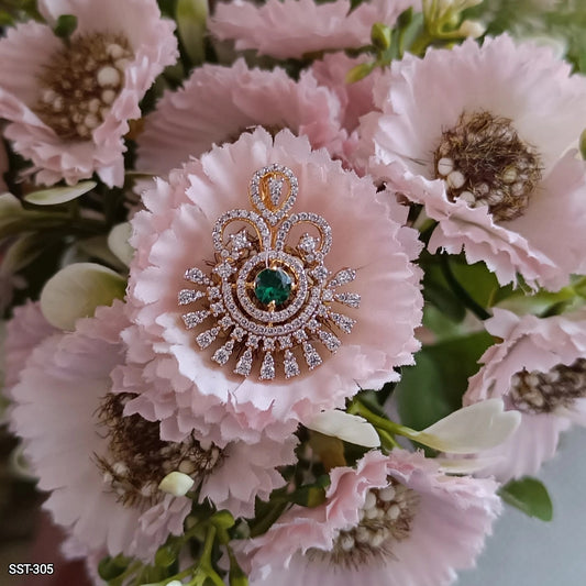 SST 305 | EXQUISITE EMERALD-ACCENTED PENDANT