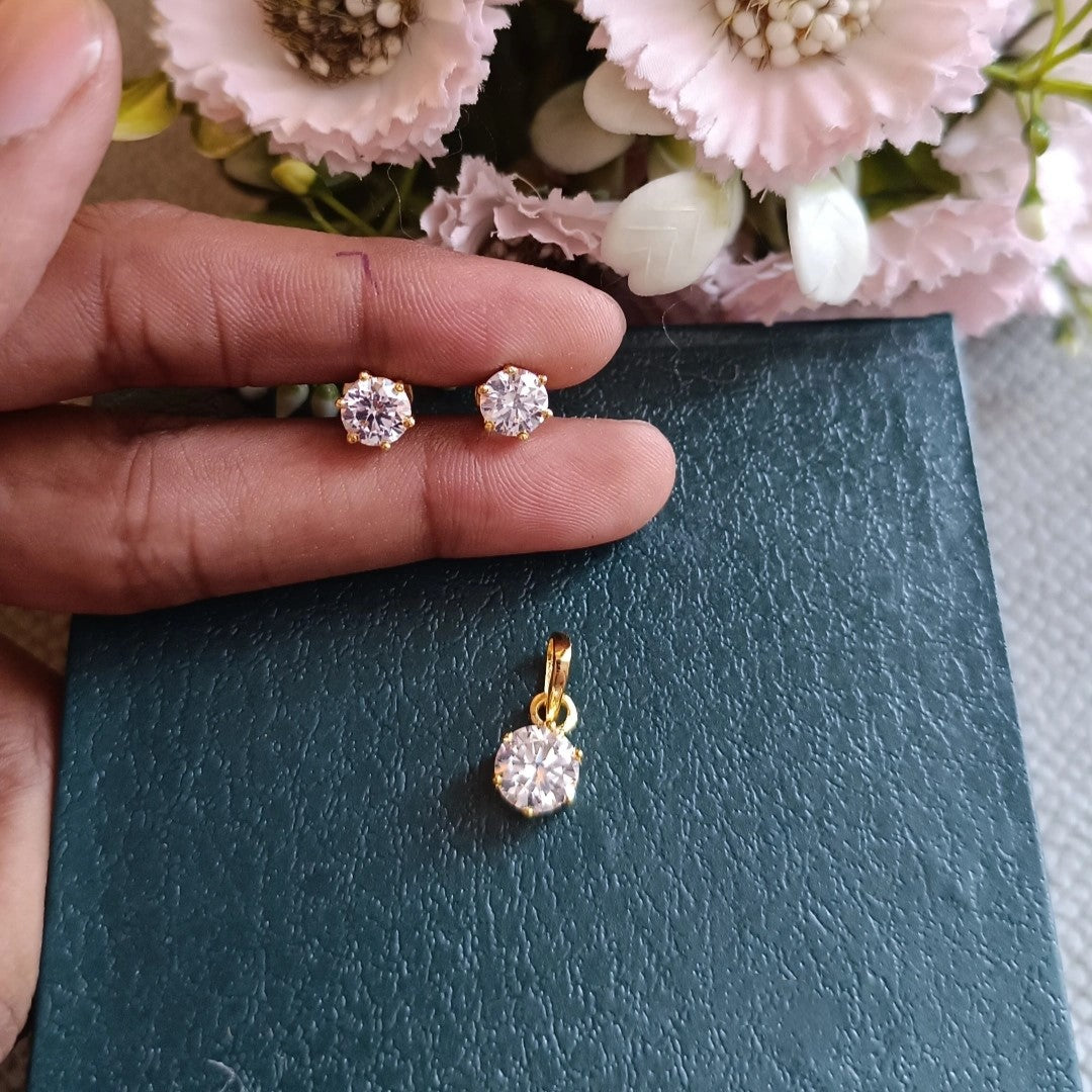 SST 192 | ROUND DIAMOND PENDANT AND EARRING SET