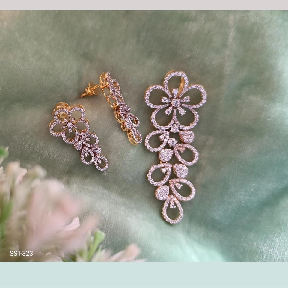 SST 323 | FLORAL PENDANT AND EARRING
