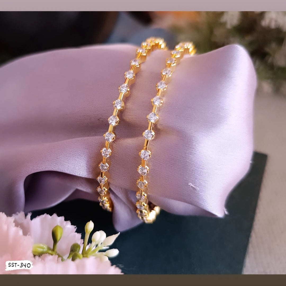 SST 340 | ELEGANT ROUND STONE EMBELLISHED BANGLE SET