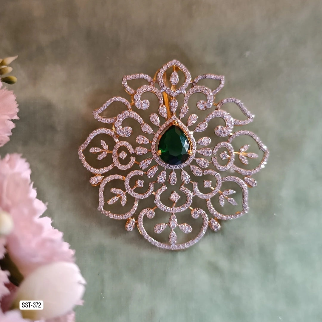 SST 372 | EXQUISITE FLORAL PENDENT