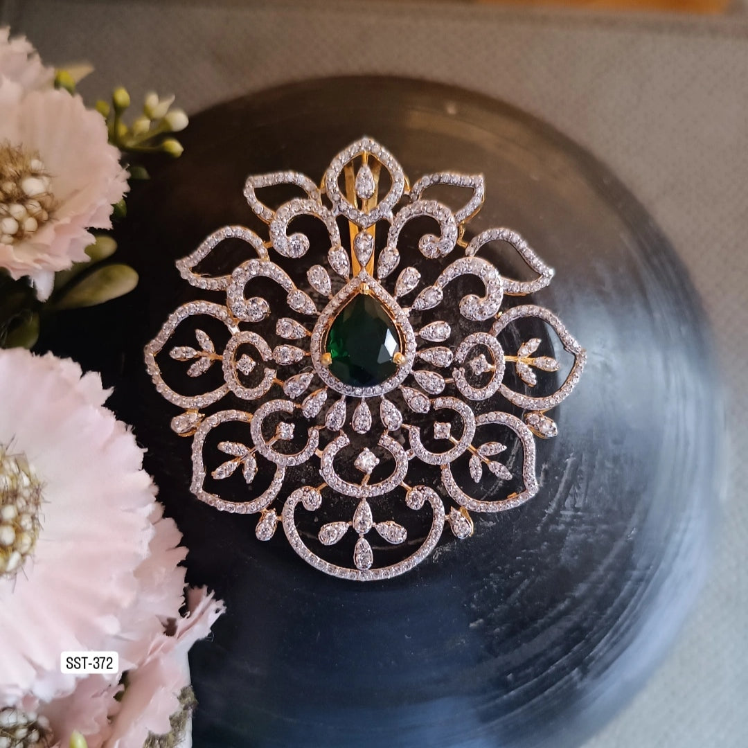 SST 372 | EXQUISITE FLORAL PENDENT