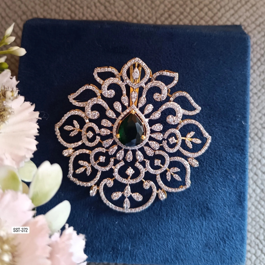SST 372 | EXQUISITE FLORAL PENDENT