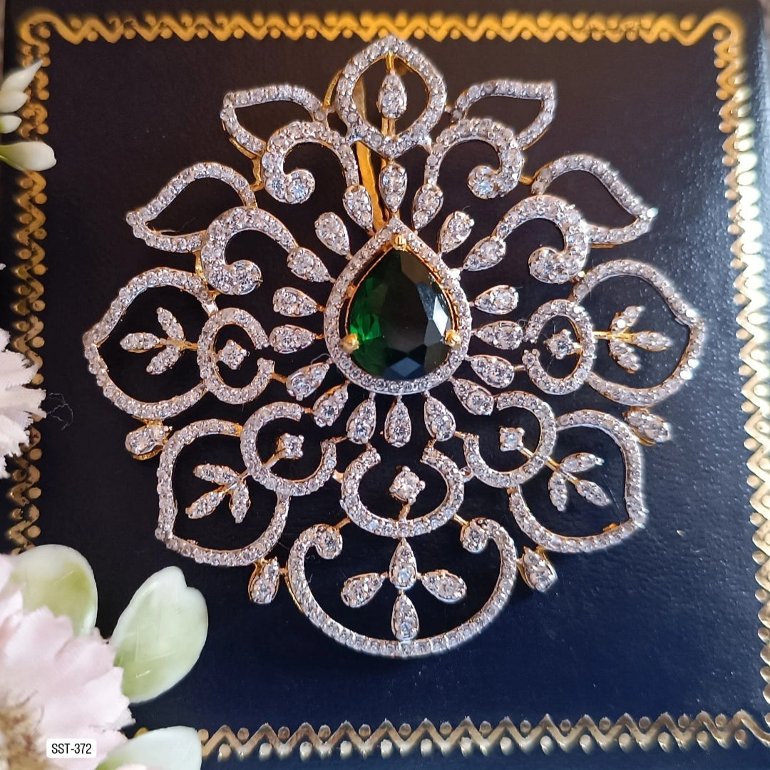 SST 372 | EXQUISITE FLORAL PENDENT