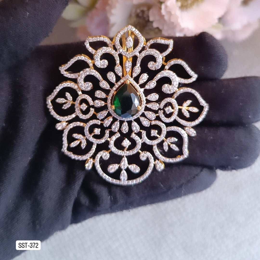 SST 372 | EXQUISITE FLORAL PENDENT